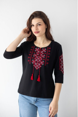 Вишиванка жіноча